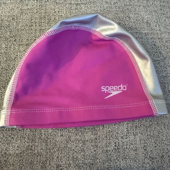 Speedo- Small‎ Pink and Silver Swim Cap NWOT - Picture 1 of 3